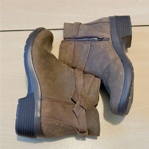 Sz 7.5 Clark’s Angie Spice  ankle boots